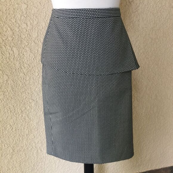 The Limited Black and White Size‎ 2 - Picture 3 of 7